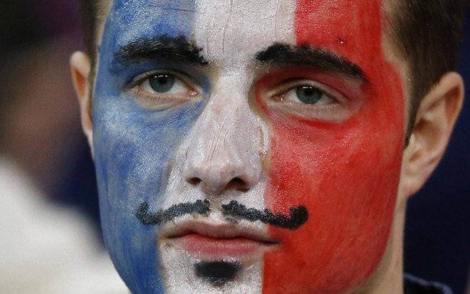 Torcedor francês no estádio de Wembley antes do amistoso com a Inglaterra. | Carl Recine/REUTERS