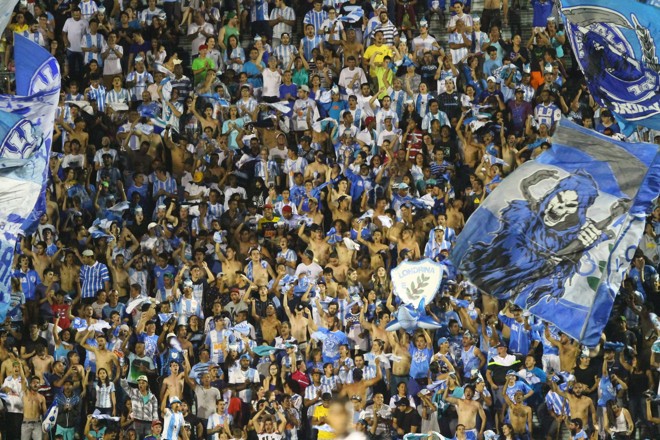 Torcida do Londrina fez a festa no Café com a classificação à final. | Gilberto Abelha