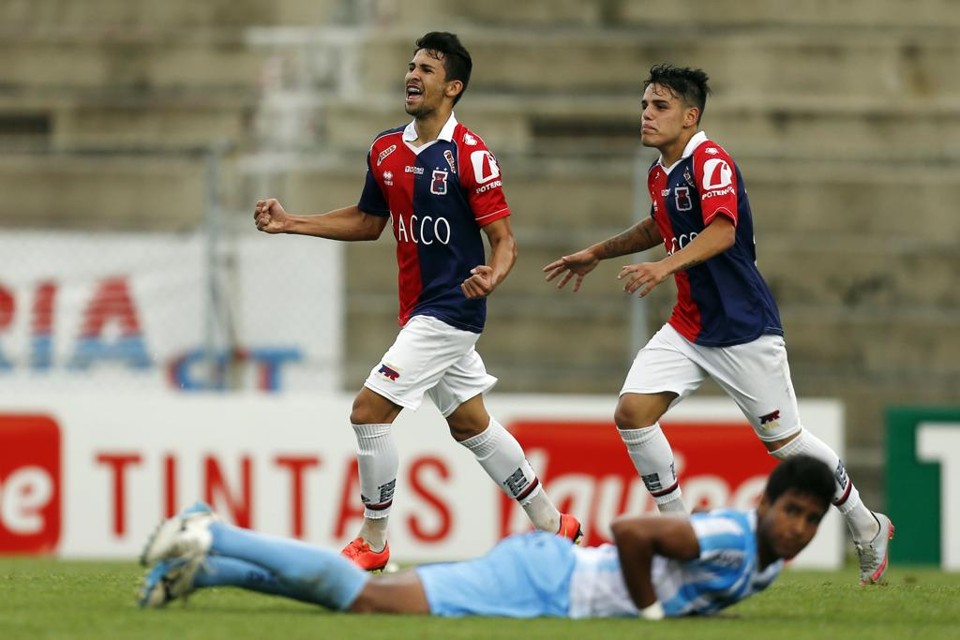 Leandro Vilela (esq) comemora o gol marcado na decisão. | Albari Rosa/Gazeta do Povo