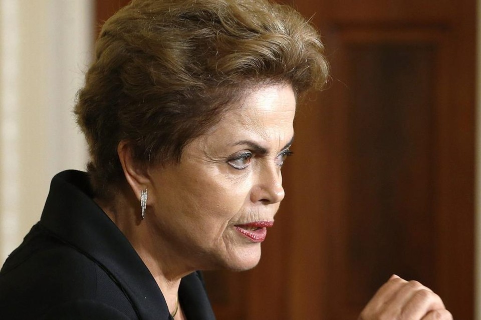 Texto autoriza que o governo possa ter déficit de até R$ 119,9 bilhões. Projeto de lei ainda precisará ser aprovado no plenário do Congresso. | JONATHAN ERNST/REUTERS