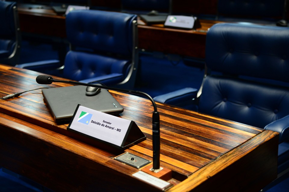 Cadeira de Delcídio Amaral vazia no Senado: dúvidas sobre o futuro do parlamentar. | Antônio Cruz/ Agência Brasil