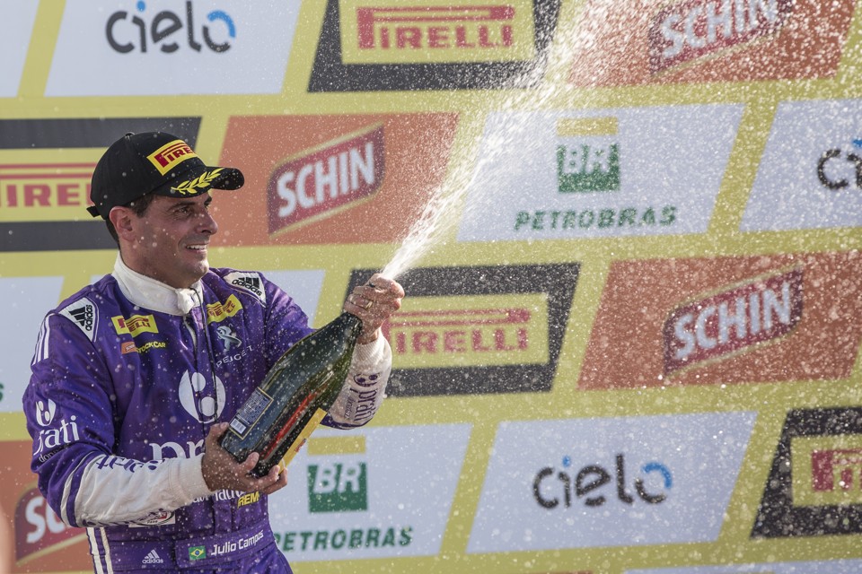 Paranaense comemora vitória na Stock Car no Autódromo de Curitiba: “Perdemos o quintal de casa” | Marcelo Andrade/Gazeta do Povo