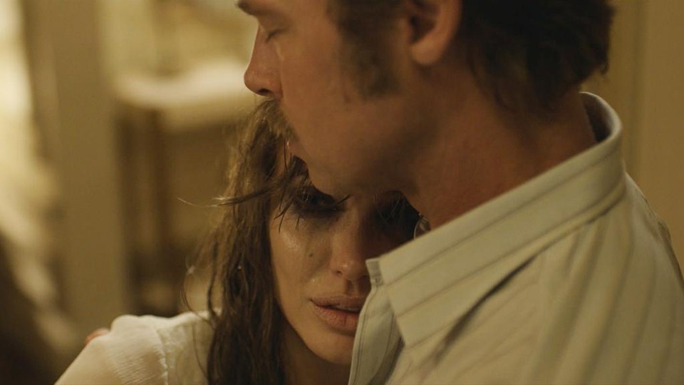 Cena do filme “à Beira Mar”, em que Angelina Jolie volta a trabalhar com Brad Pitt dez anos depois de “Sr. & Sra. Smith”. | Divulgação