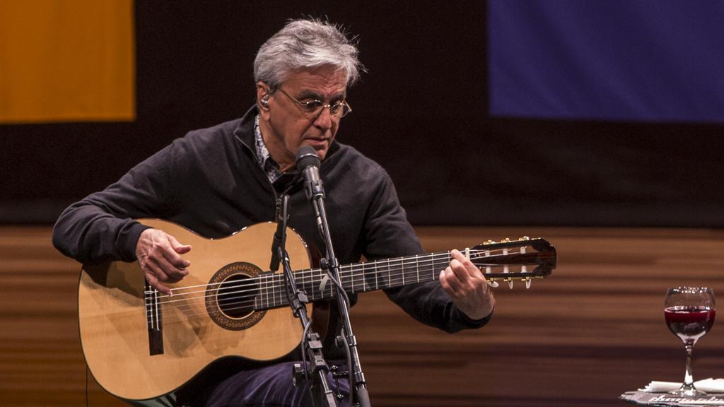 Caetano Veloso, que vai participar de show beneficente em Belo Horizonte | Marcelo Andrade/Gazeta do Povo