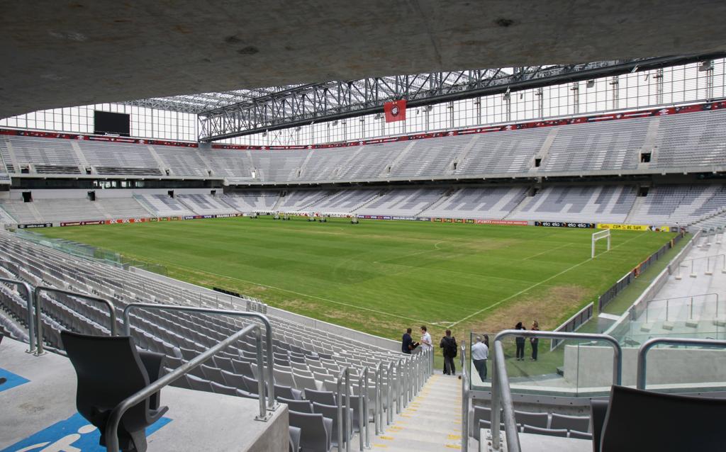Mudanças de setorização dos sócios na Arena, do posicionamento dos visitantes e aumento do espaço das organizadas viraram tema eleitoral. | Daniel Castellano/Gazeta do Povo
