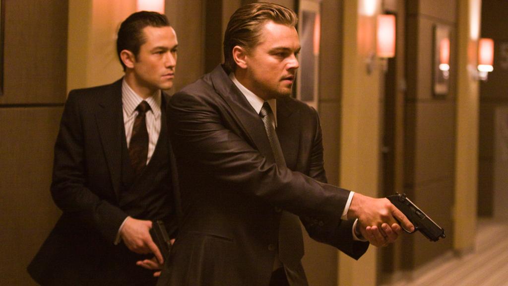 Joseph Gordon Levitt e Leonardo DiCaprio em cena de “A Origem”. | Divulgação