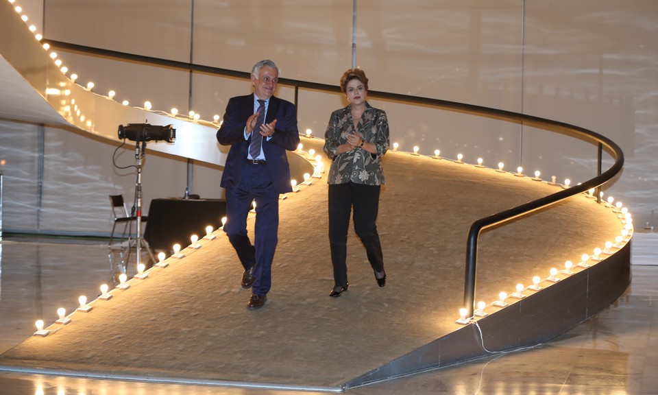 Presidente Dilma Rousseff tenta recompor a base entregano cargos no governo a outros partidos. | Lula Marques/ Agência PT