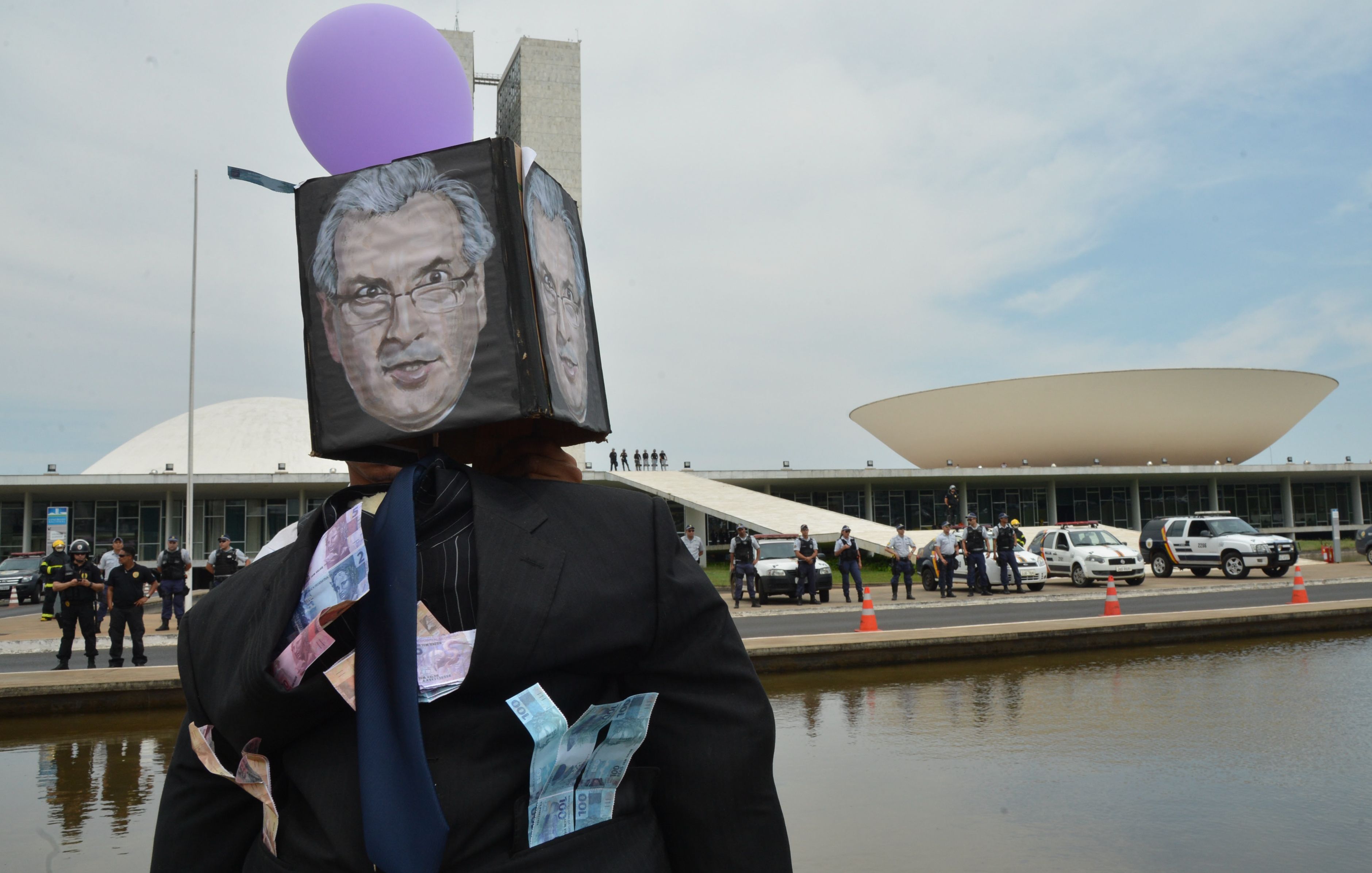 Protestos pedindo a saída de Eduardo Cunha se espalham pelo país. | Valter Campanato/ Agência Brasil