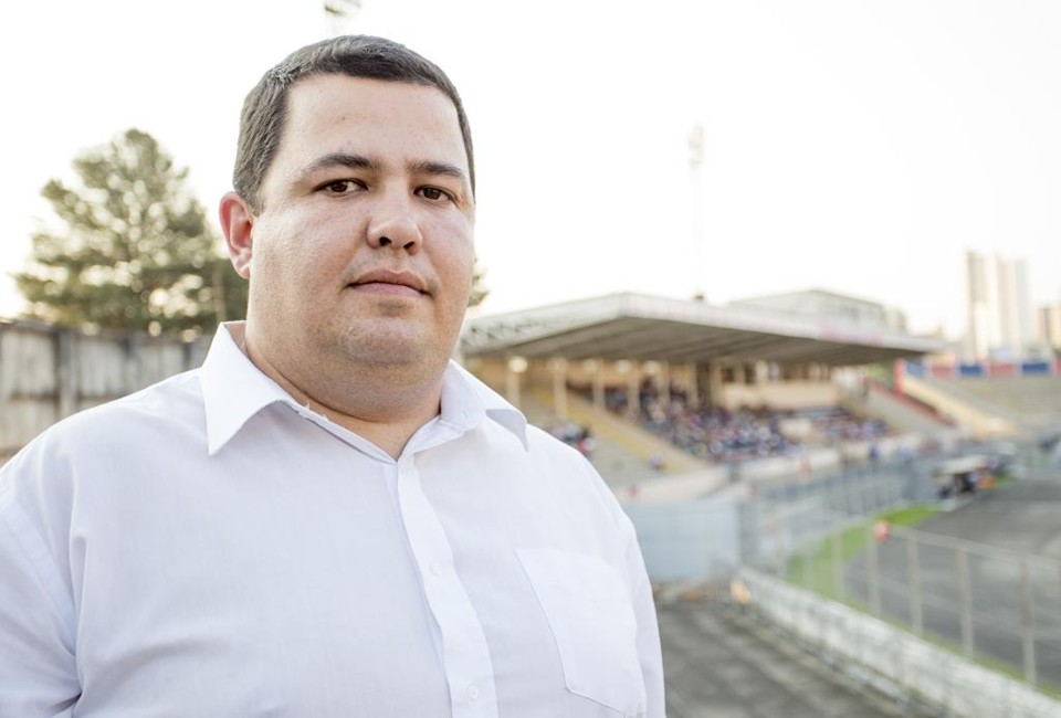 Presidente eleito Leonardo Oliveira ainda não sabe se o Paraná vai requerer o R$ 1 milhão extra a que tem direito da TV. | Hugo Harada/Gazeta do Povo