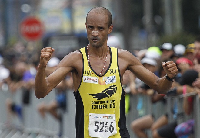 Participante da maratona de Curitiba. | Jonathan Campos/Gazeta do Povo