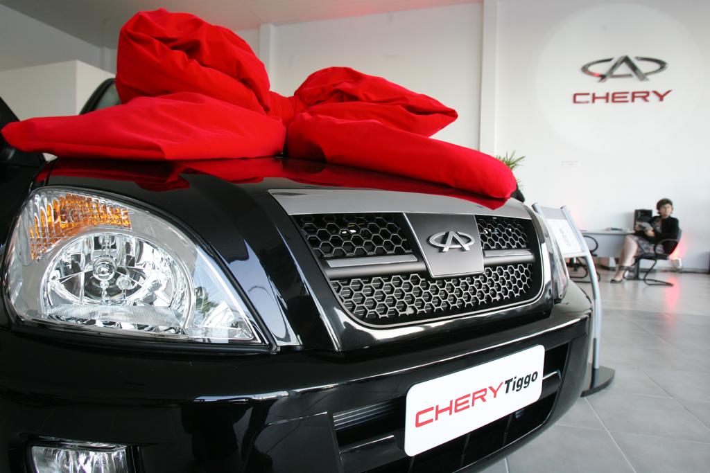 A marca vendeu, até outubro, 4.704 veículos, 60% deles do Celer, único modelo fabricado no Brasil – a Chery vai manter o início da produção do Tiggo (foto) para o próximo ano | Daniel Castellano/Gazeta do Povo