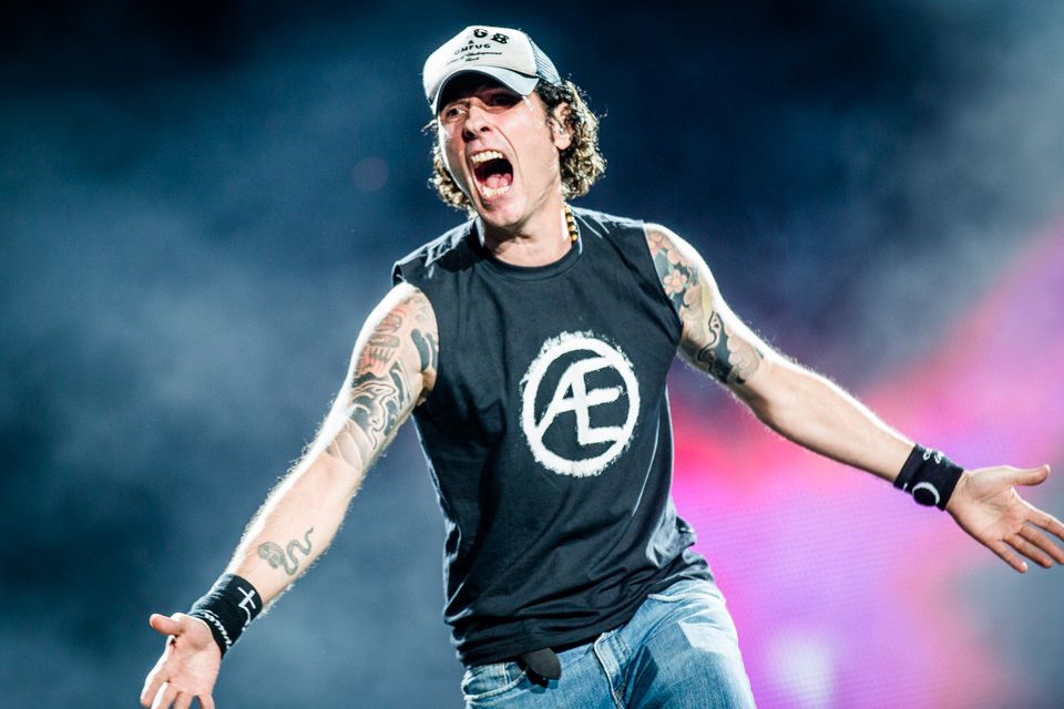 Não é a primeira vez que o cantor fala do governador do Paraná. Depois do episódio em abril, o músico fez várias críticas ao governador do Paraná nas redes sociais. | /Divulgação