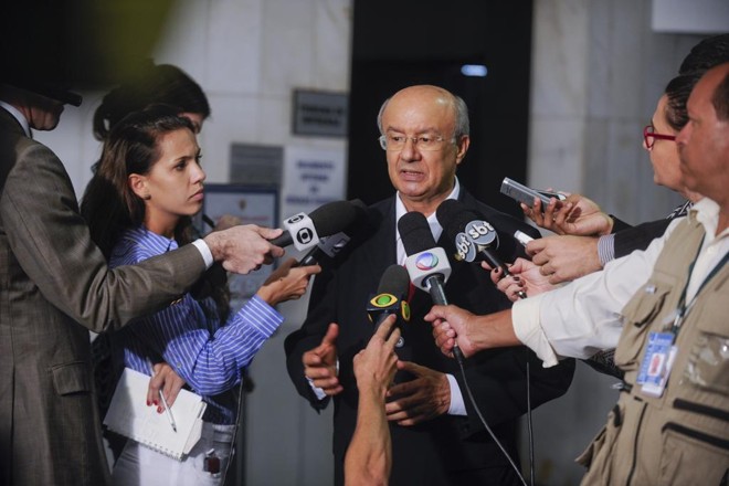 O senador José Pimentel (PT-CE), atual líder do governo no Congresso, deve acumular as duas funções temporariamente. | Moreira Mariz/Agência Senado/Gazeta do povo