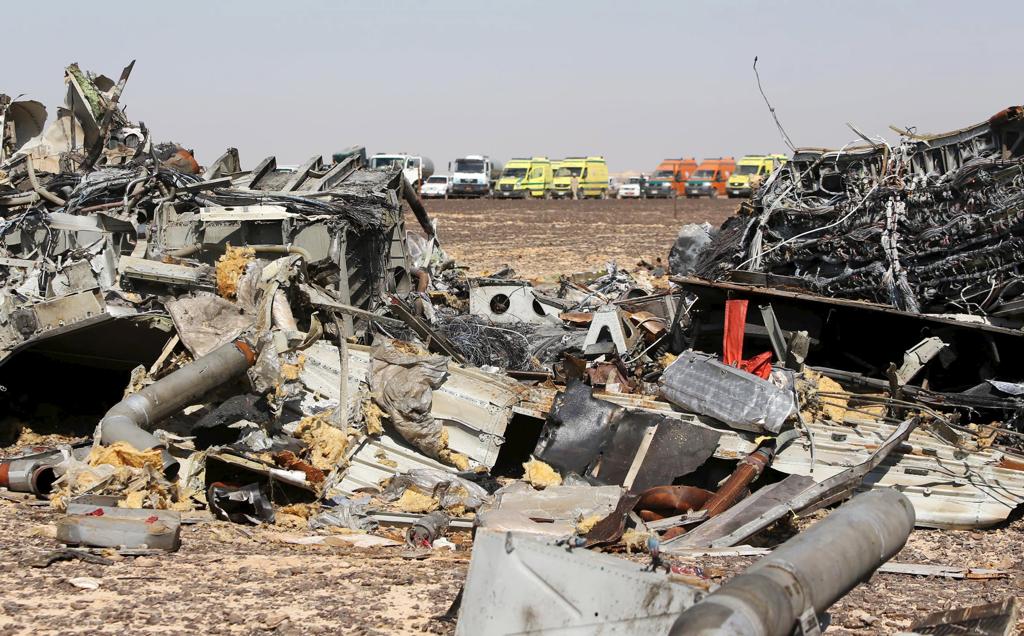 Destroços do Airbus A321. | Mohamed Abd El Ghany/Reuters