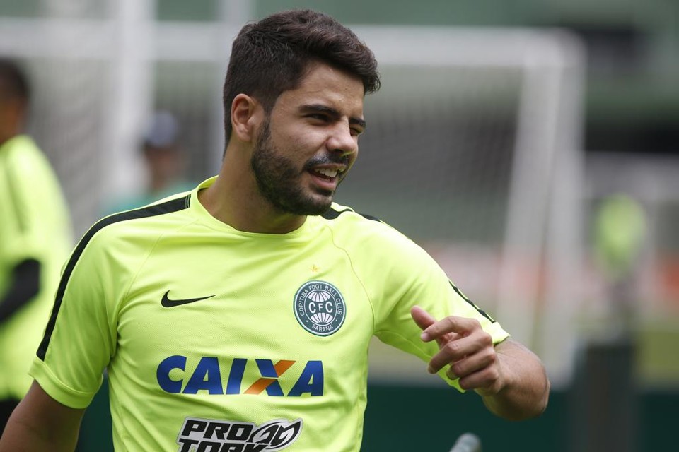 Henrique Almeida já marcou 11 gols pelo Coritiba. | Henry Milleo/Gazeta do Povo