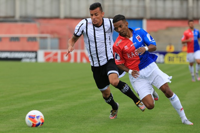 Paraná e Bragantino, pela 37ª rodada da Série B do Brasileiro | Ivonaldo Alexandre/Gazeta do Povo