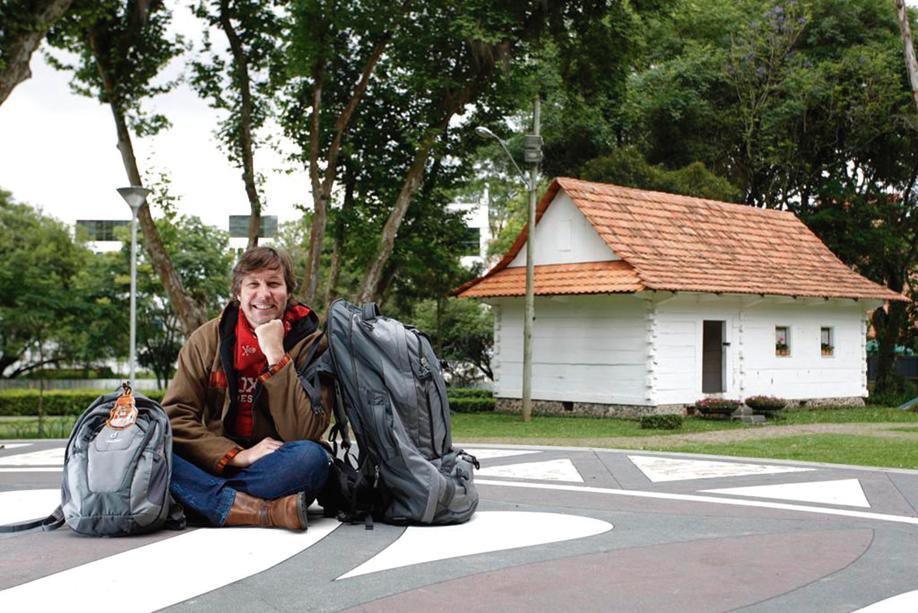 Ike Weber de malas prontas para sua viagem. | Jonathan Campos
/Gazeta do Povo