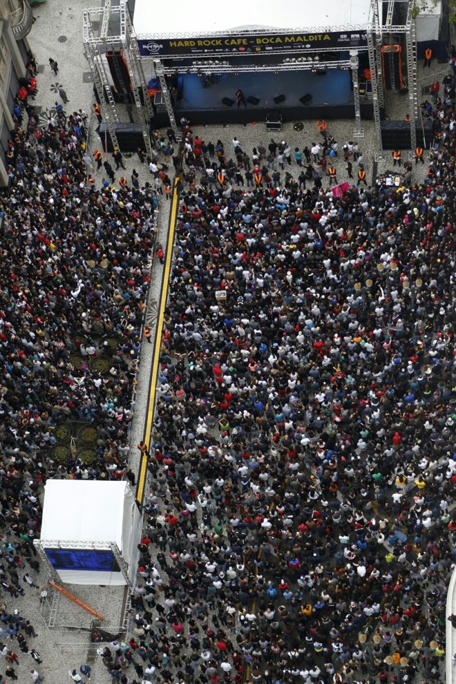 Produção do show estima que entre 10 e 15 mil pessoas assistiram Emicida. | 