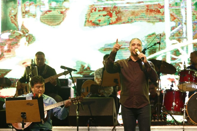 Na Boca Maldita, Diogo Nogueira se apresenta ao lado da Orquestra À Base de Cordas. | Hugo Harada