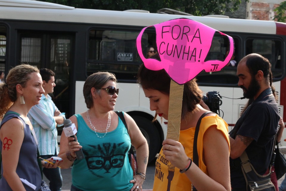 Mulheres protestam contra o presidente da Câmara Eduardo Cunha. | Roberto Parizotti/CUT