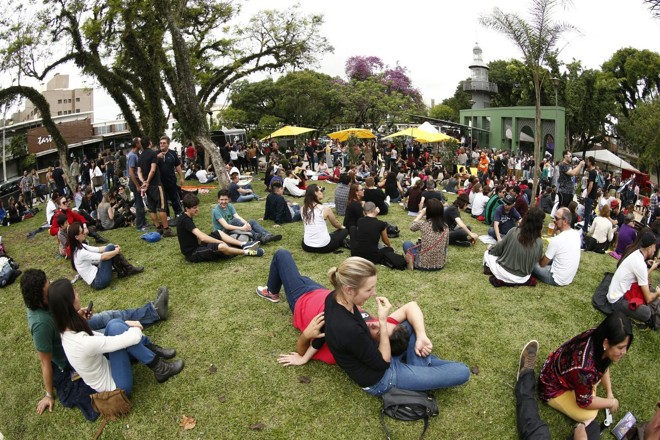 Praça da Espanha recebe bom público. | 