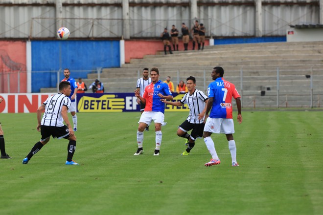 Paraná e Bragantino, pela 37ª rodada da Série B do Brasileiro | Ivonaldo Alexandre/Gazeta do Povo
