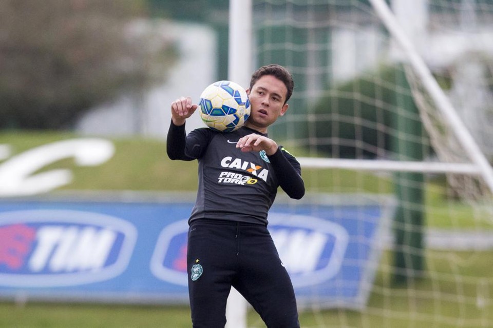 Keirrison não deve mais entrar em campo defendendo o Coritiba. | Brunno Covello/Gazeta do Povo