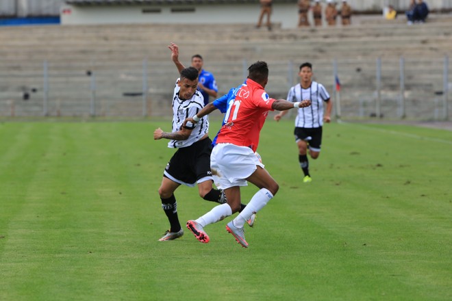 Paraná e Bragantino, pela 37ª rodada da Série B do Brasileiro | Ivonaldo Alexandre/Gazeta do Povo