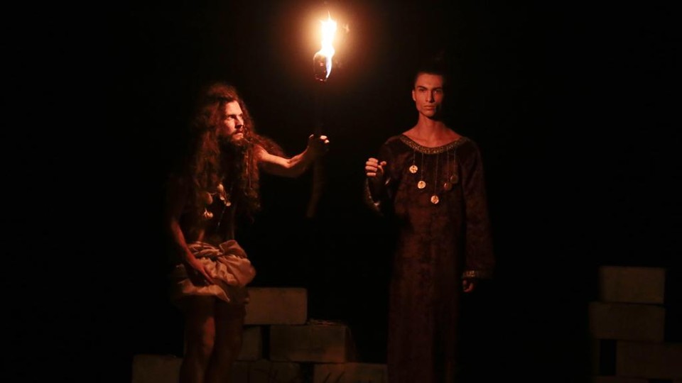 Mostra de teatro lança novos dramaturgos A peça “Florescerro”, de Lucas Fiorindo | Ivan Amorin/Divulgação
