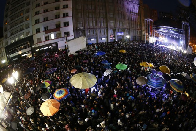 Multidão aguarda Pitty na Boca Maldita. | Hugo Harada/Gazeta do Povo