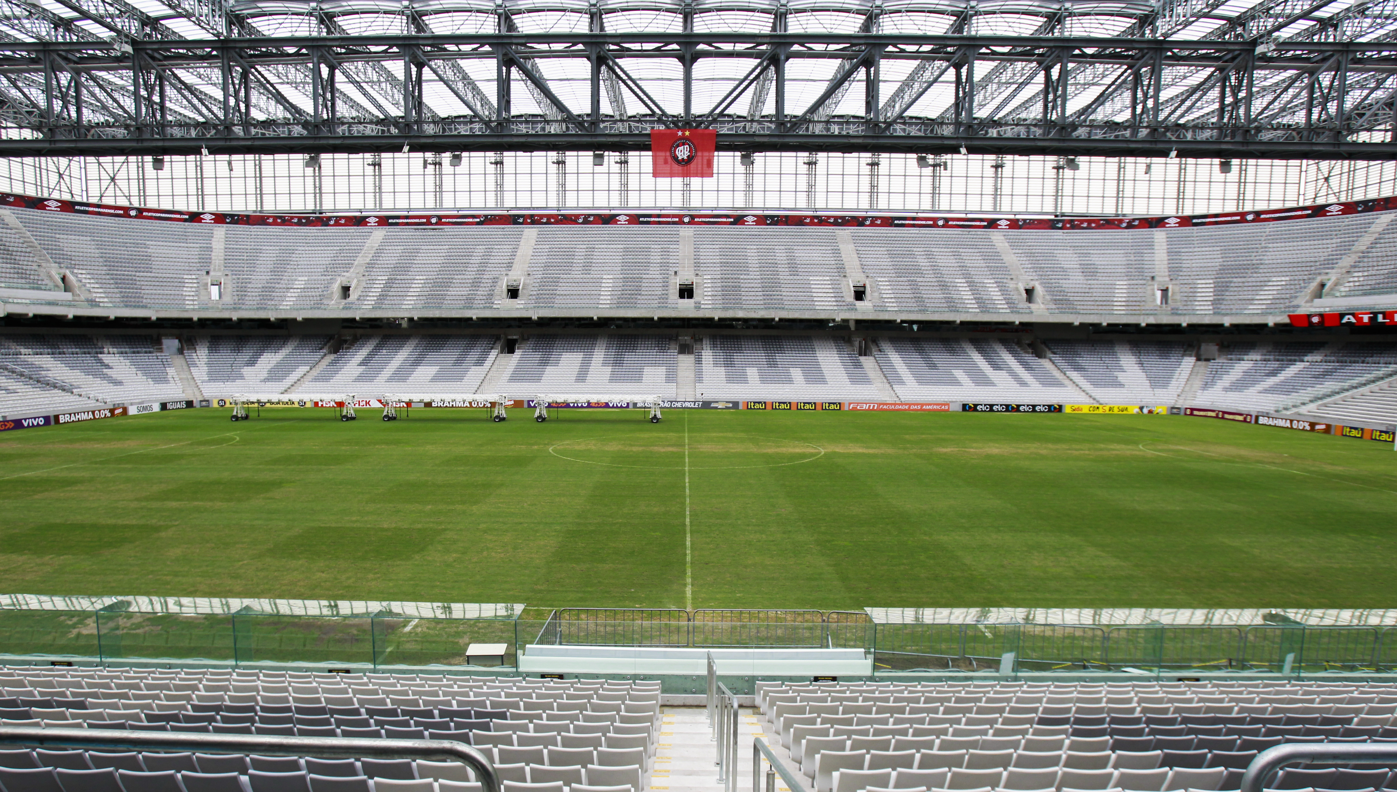 Gramado da Arena será trocado por piso sintético em 2016. | Daniel Castellano/Gazeta do Povo
