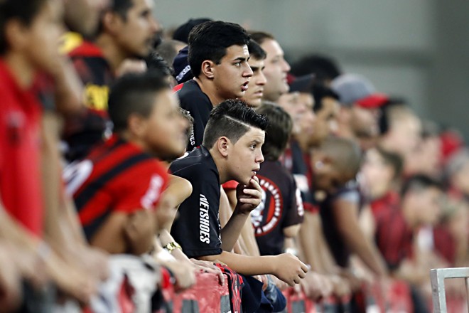 Torcida apreensiva na Arena da Baixada. | Albari Rosa/Gazeta do Povo