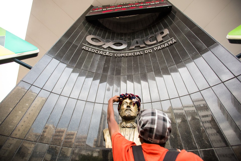 Em 2013, movimentos negros fizeram protesto em frente à sede da ACP | Brunno Covello /
Gazeta do Povo