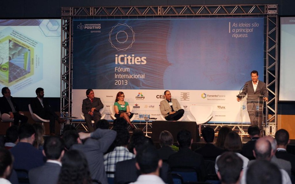 Fórum foi criado em 2012 e debate ações e políticas voltadas a cidades inteligentes | Valterci Santos/Divulgação