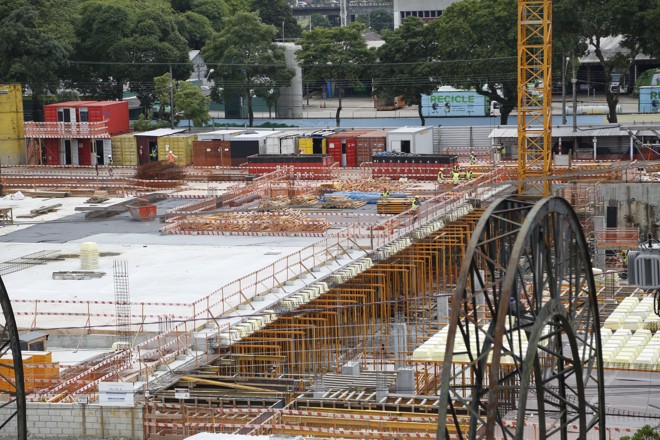 Obra da Igreja Universal, onde antes ficava a Matte Leão. | Henry Milleo/Gazeta do Povo
