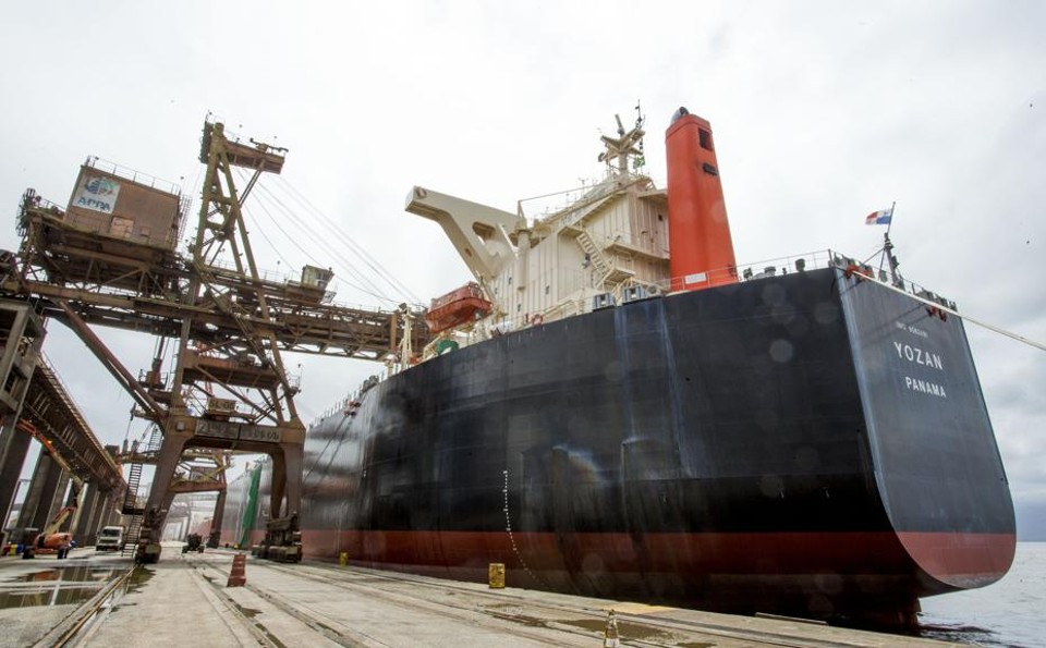 Porto de Paranaguá receberá investimentos a partir de 2016. No primeiro semestre do ano que vem , serão destinados à área R$ 7,2 bilhões em todo o país. | Hugo Harada/Gazeta do Povo