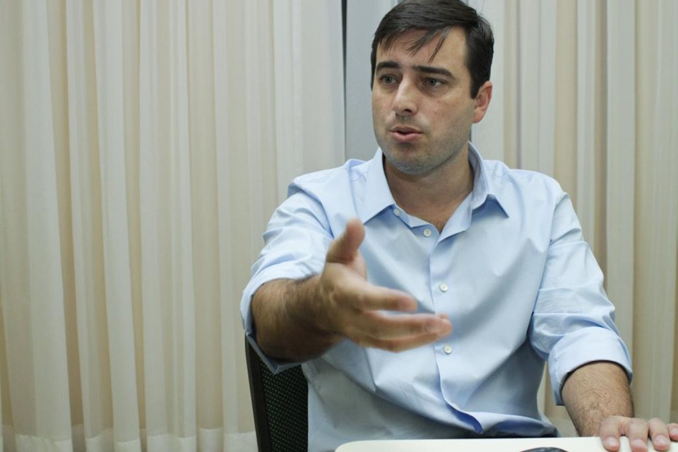 “Não tem recurso para sobreviver até o fim de 2016”, relator da Saúde no orçamento federal Arruda politizou a questão e se disse preocupado com o orçamento da Saúde já que a pasta é do PMDB. Se faltar dinheiro, a pressão política será sobre o seu partido. | Roberto Dziura Jr./Roberto Dziura Jr.