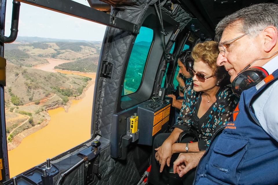 Presidente Dilma durante vistoria em Minas Gerais: corte de despesa seletivo. | Roberto Stuckert Filho/ PR