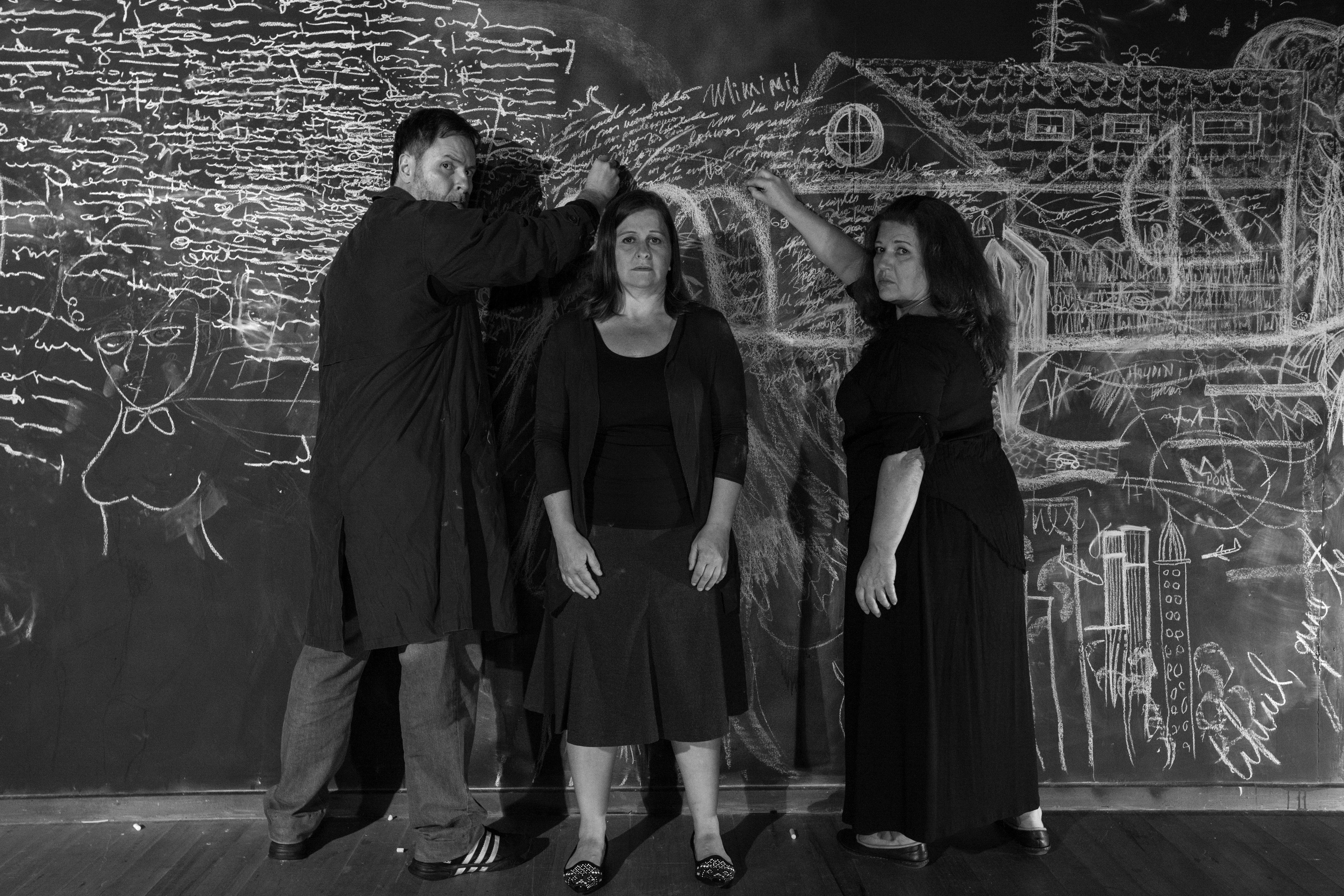 Paulo Alves, Rosana Stavis e Eliane Campelli em cena. | Marcelo Almeida/Divulgação