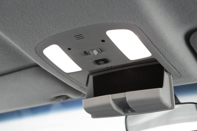 Luzes de led instaladas no teto da cabine proporcional uma iluminação agradável dentro do habitáculo. | Malagrine/Toyota