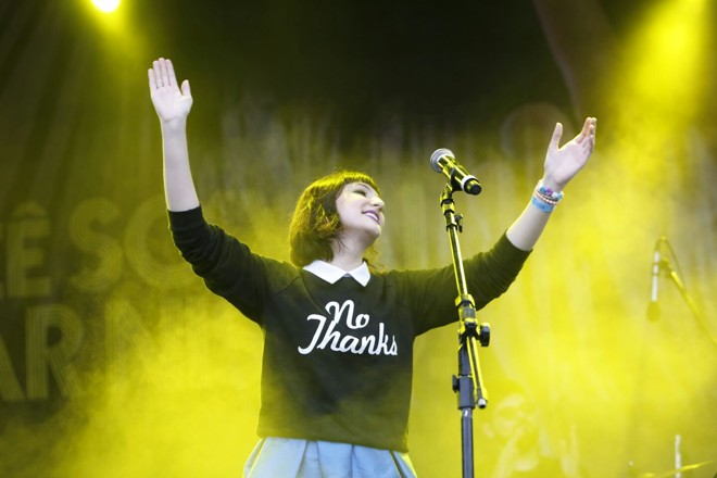 Jenni Mosello cativou o público tocando “Something” dos Beatles no palco Ruínas. | Henry Milleo/Gazeta do Povo