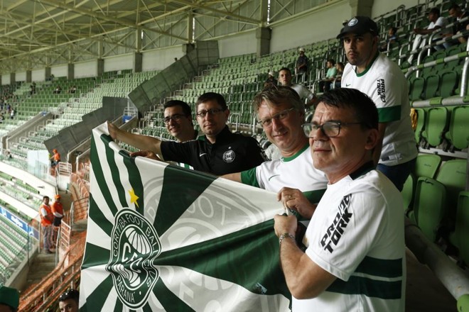 Torcedores do Coritiba marcaram presença no Allianz Parque. | Hugo Harada/Gazeta do Povo