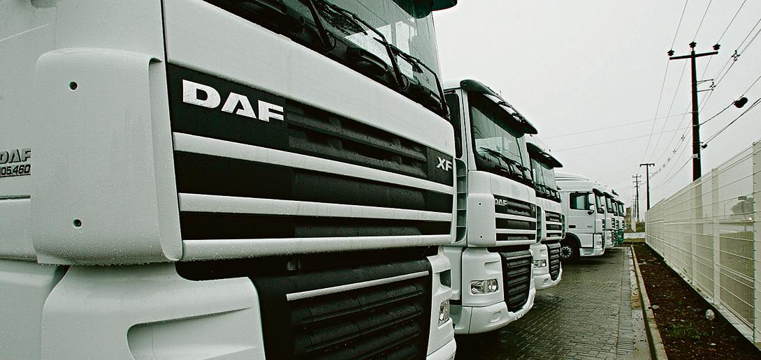 Fábrica da DAF, em Ponta Grossa, pode produzir até 10 mil caminhões por ano, mas não entregará muito mais que 500 em 2015. | Josue Teixeira/Arquivo/Gazeta do Povo
