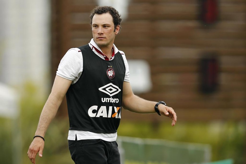 Time do técnico Bruno Pivetti vai abrir o duelo com o São Paulo, que vale título inédito ao Atlético, na Arena da Baixada. | Albari Rosa/Gazeta do Povo