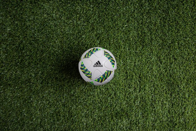 Bola de futebol Errejota, que será usada na Olimpíada do Rio. | Divulgação Adidas