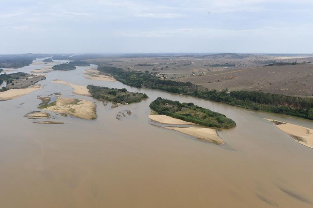Além da barragem de Fundão, que se rompeu em 5 de novembro e deixou um rastro de destruição que alcançou o litoral do Espírito Santo, outras duas estruturas estão estáveis e recebem obras de reforços: as barragens de Santarém e Germano. | Fred Loureiro/ Secom ES/Fotos Públicas