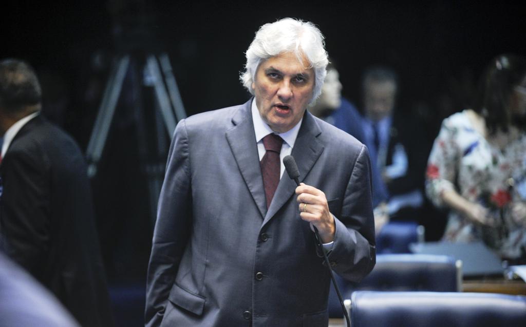 “Essa comparação é ridícula. Não me envolvi com corrupção. Não saí algemado pela Polícia Federal”, disse o ex-deputado sobre Delcídio. | Jefferson Rudy/Agência Senado