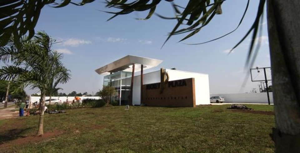 Fachada do Jockey Plaza: shopping deve ser concluído em 2016 . Aposta é atrair mais investidores. | Aniele Nascimento/Gazeta do Povo