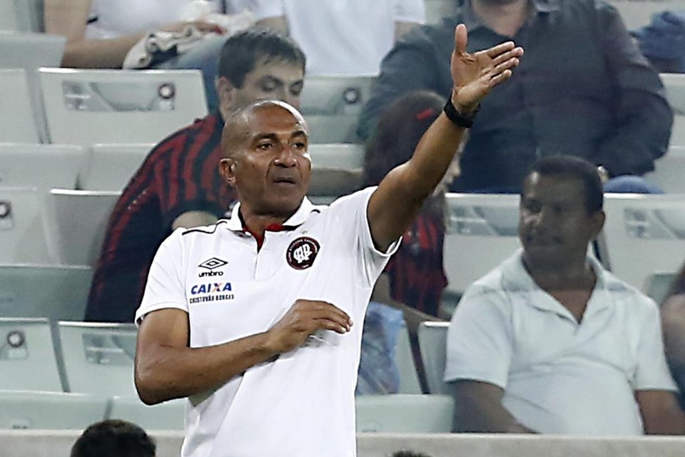 Cristóvão Borges começou a fazer testes no time atleticano e vai continuar assim até o fim do Brasileirão. | Albari Rosa/Gazeta do Povo