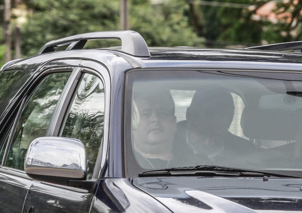 Os dois presos temporários foram trazidos para a  sede da Polícia Federal em Curitiba. | Daniel Castellano/Gazeta